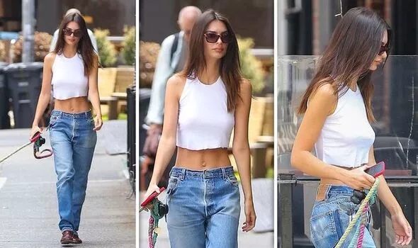 后坚持佩