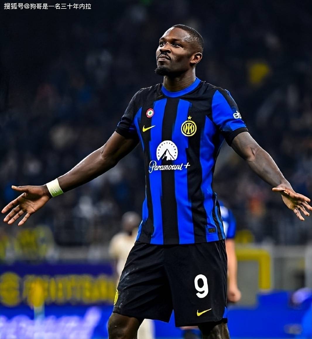 2米门将&“6国元帅”：两名法国球员随阿森纳U16夺冠