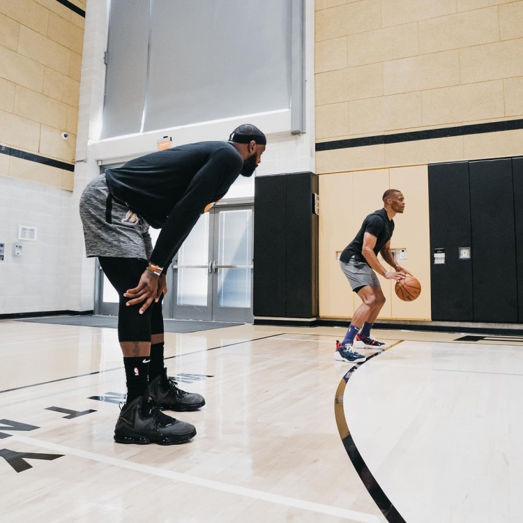 费城人队宣布聘请加布·卡普勒为新任总教练引发数据流热议