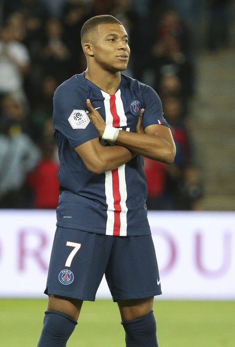 西甲｜莫德里奇轰生涯最远进球 皇马挫希罗纳冲击榜首