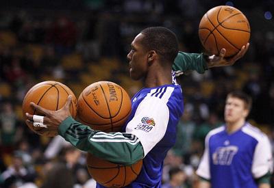 复古？多特球迷提议将球队队徽换回上世纪曾使用过的经典风格