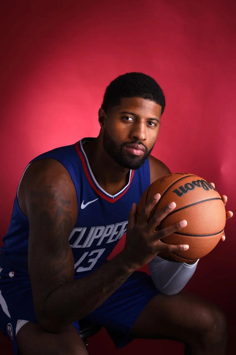 美媒晒特雷杨四大交易方案：联手字母哥还是去开拓者搭档杨瀚森