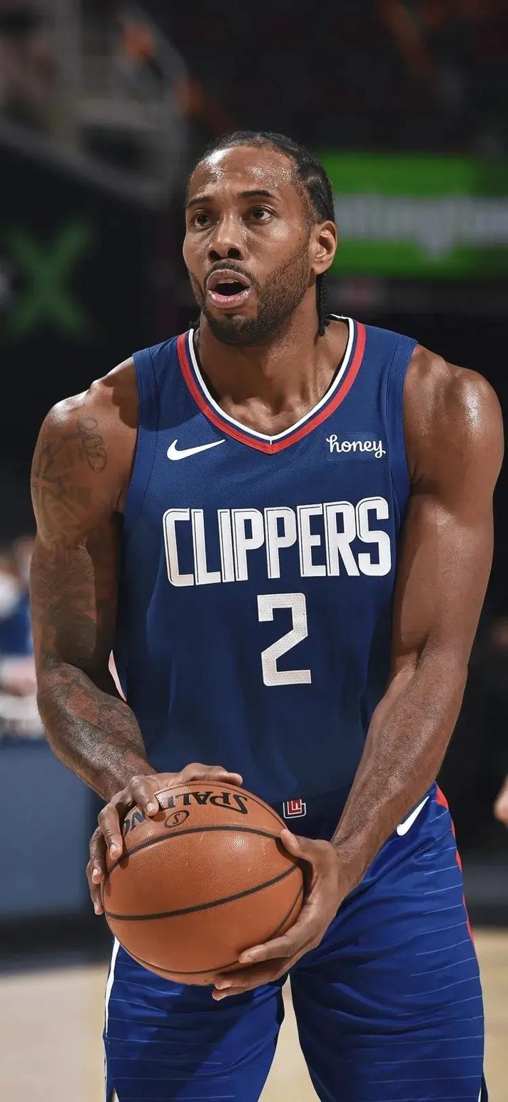 赛季第一次两双！王俊杰贡献12分12板3助1帽 狂抢6前场板